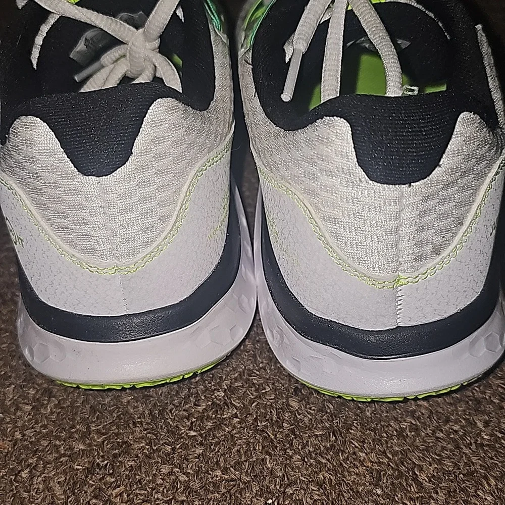 Nike Renew Retaliation TR 2 'White Volt - Picture 10 of 10